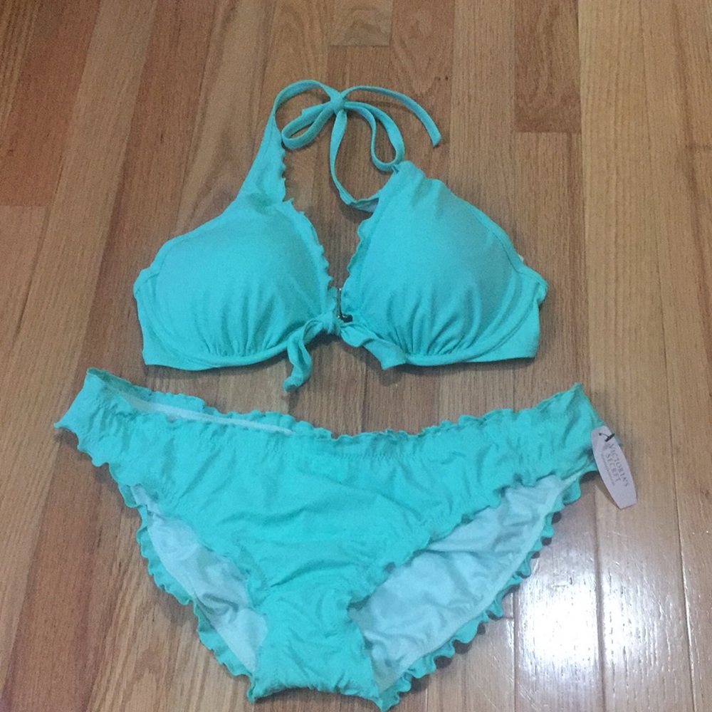 🌺 Victoria’s Secret ruffle halter neck bikini